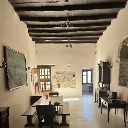 Katharsis - 15th C Venetian Palace - Naxos Old Town Ii *